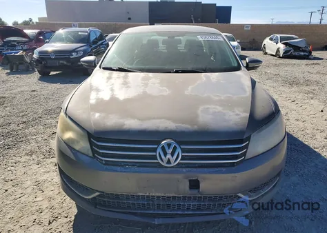 2012 Volkswagen Passat S z USA, uszkodzony, nr VIN 1VWAP7A35CC059840